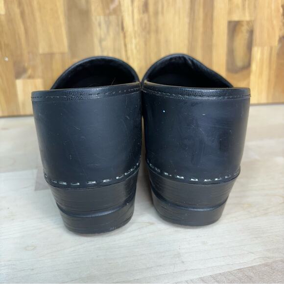 Dansko Black Matte Leather Professional Clog 40 - Picture 5 of 10